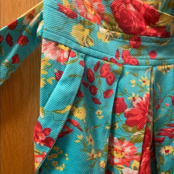 Dress - Picture 5 of 6